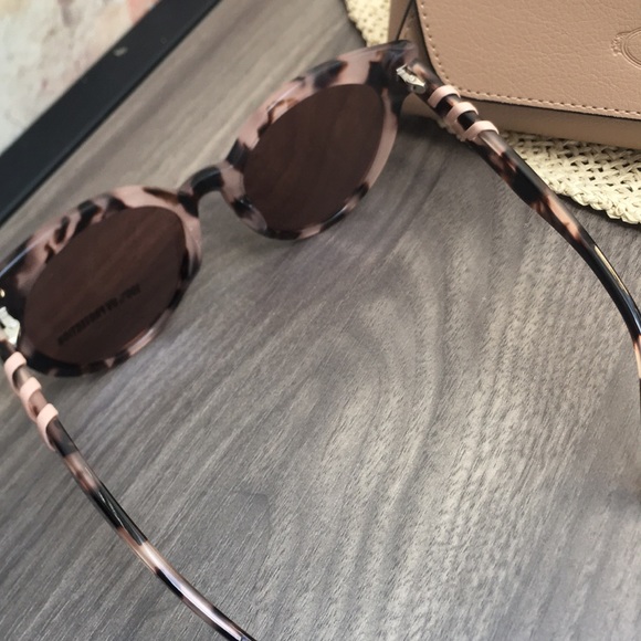 New Tod’s 54mm Round Cat Eye Sunglasses UV Protective Lenses with Case - Picture 5 of 9